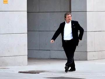 Larrea, a su salida de la Audiencia Nacional Larrea, a su salida de la Audiencia Nacional