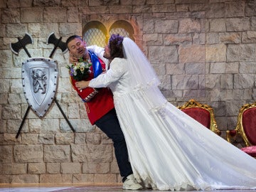 El Monaguillo y Miki Nadal se casan en su ‘Gran boda ciega’