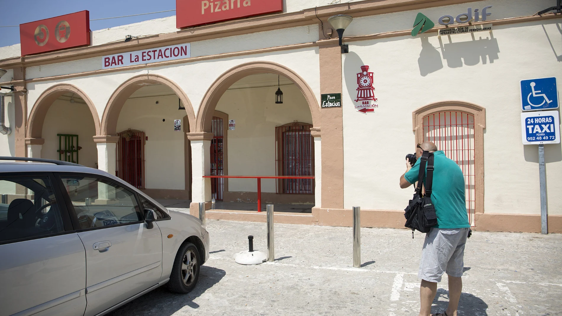 Bar de la estación de Pizarra (Málaga), desapareció la menor de 3 años Bar de la estación de Pizarra (Málaga), desapareció la menor de 3 años
