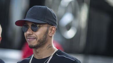 Hamilton no descarta fichar por Ferrari o Williams: 