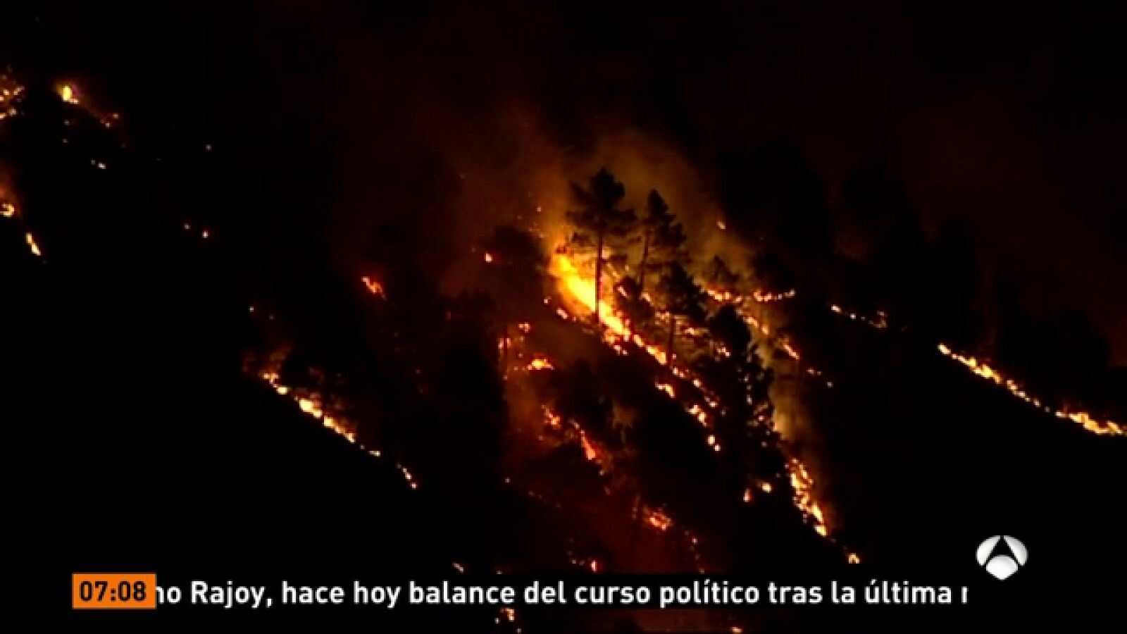 Sin control el incendio de Albacete, que ha provocado el desalojo de 200 personas