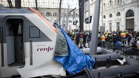 El tren de Barcelona que ha chocado en la estación El tren de Barcelona que ha chocado en la estación