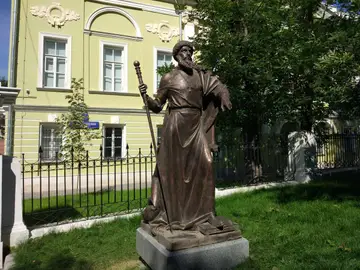 Estatua de Iván IV Vasílievich en el paseo de los gobernadores de Moscú Estatua de Iván IV Vasílievich en el paseo de los gobernadores de Moscú