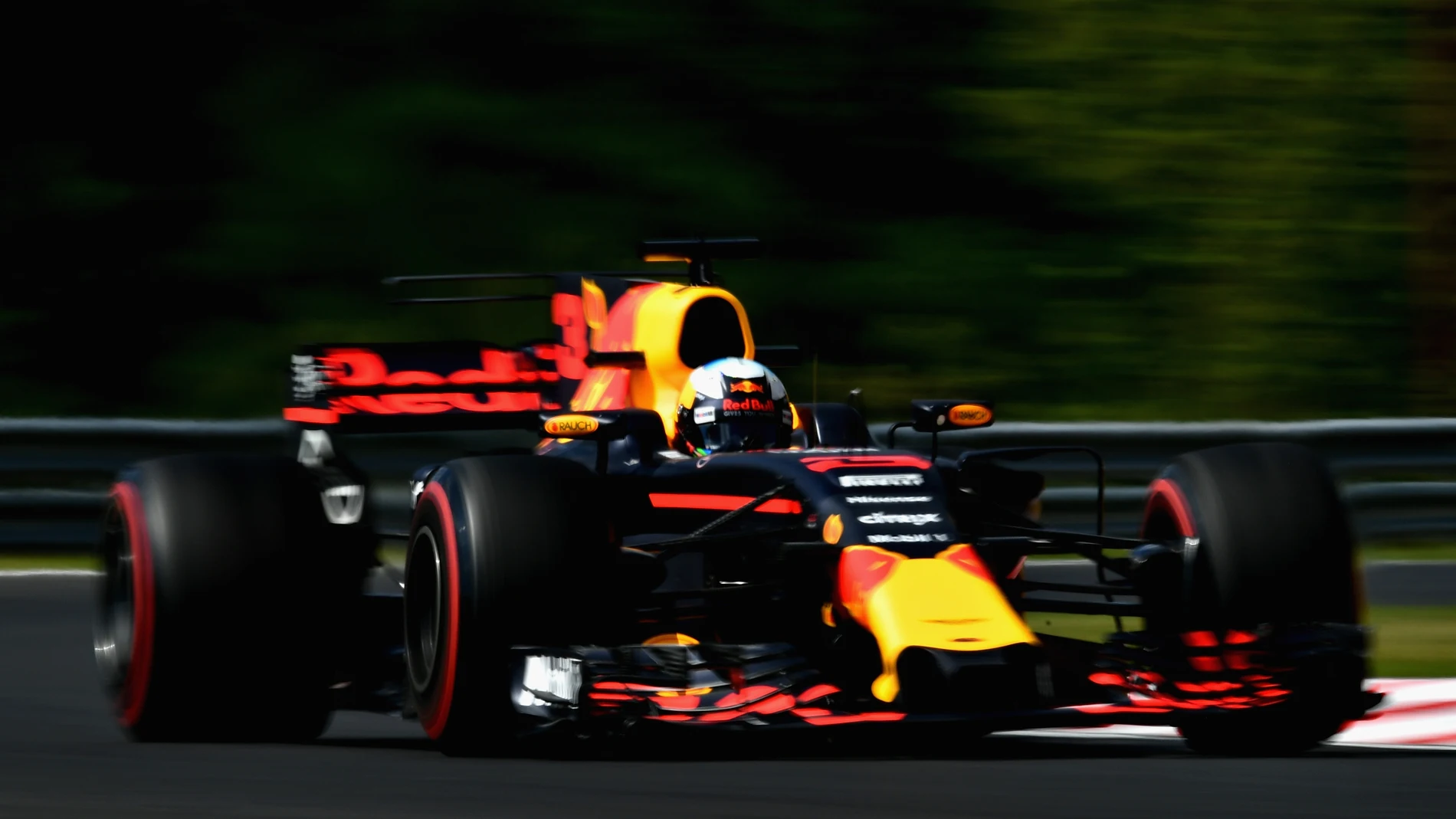 Daniel Ricciardo, rodando en Hungaroring