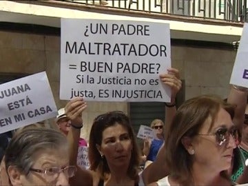 El caso de Juana Rivas pasa a la vía penal y tendrá que comparecer en el juzgado el próximo 8 de agosto