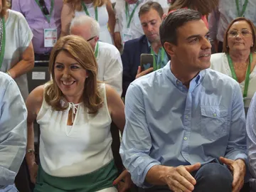 Susana Díaz y Pedro Sánchez, antes de los discursos Susana Díaz y Pedro Sánchez, antes de los discursos