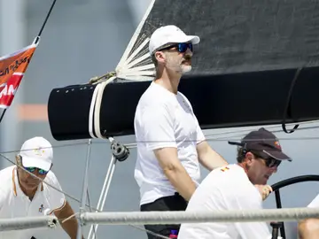 El Rey Felipe VI navegando en el Aifos El Rey Felipe VI navegando en el Aifos
