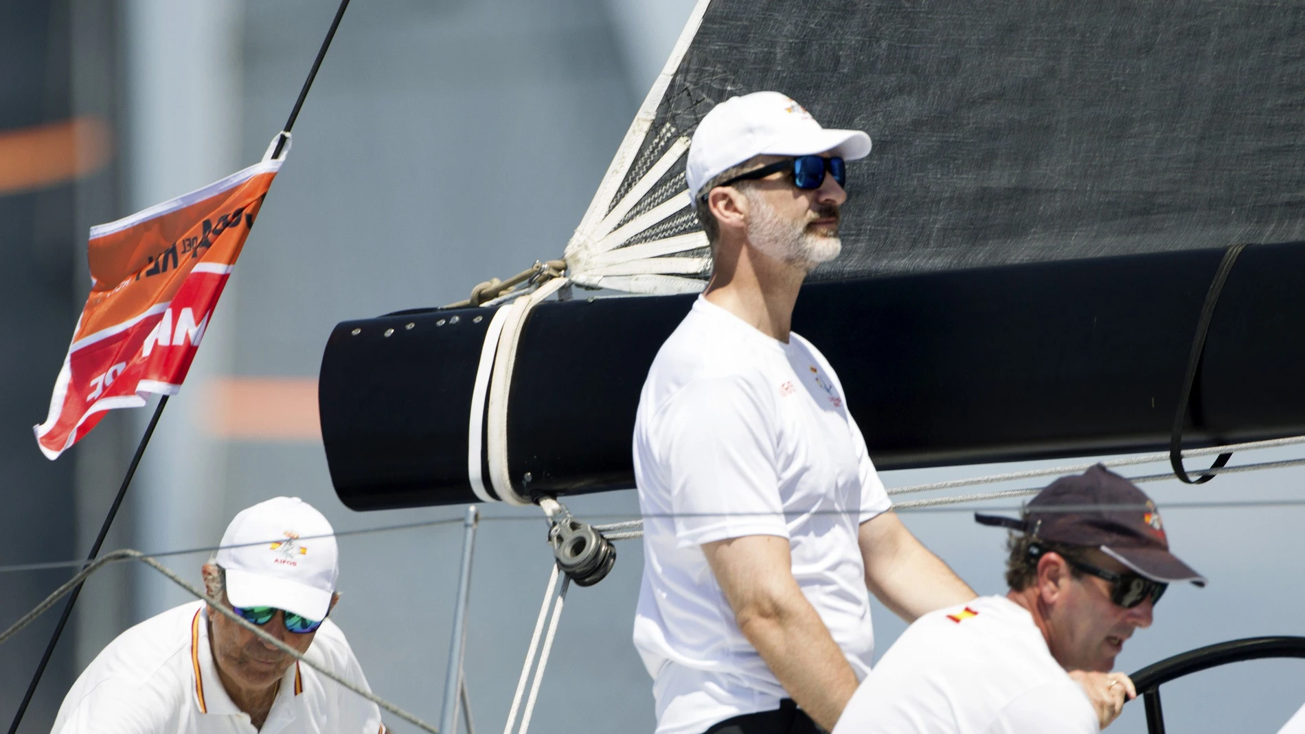 El Rey Felipe VI navegando en el Aifos El Rey Felipe VI navegando en el Aifos