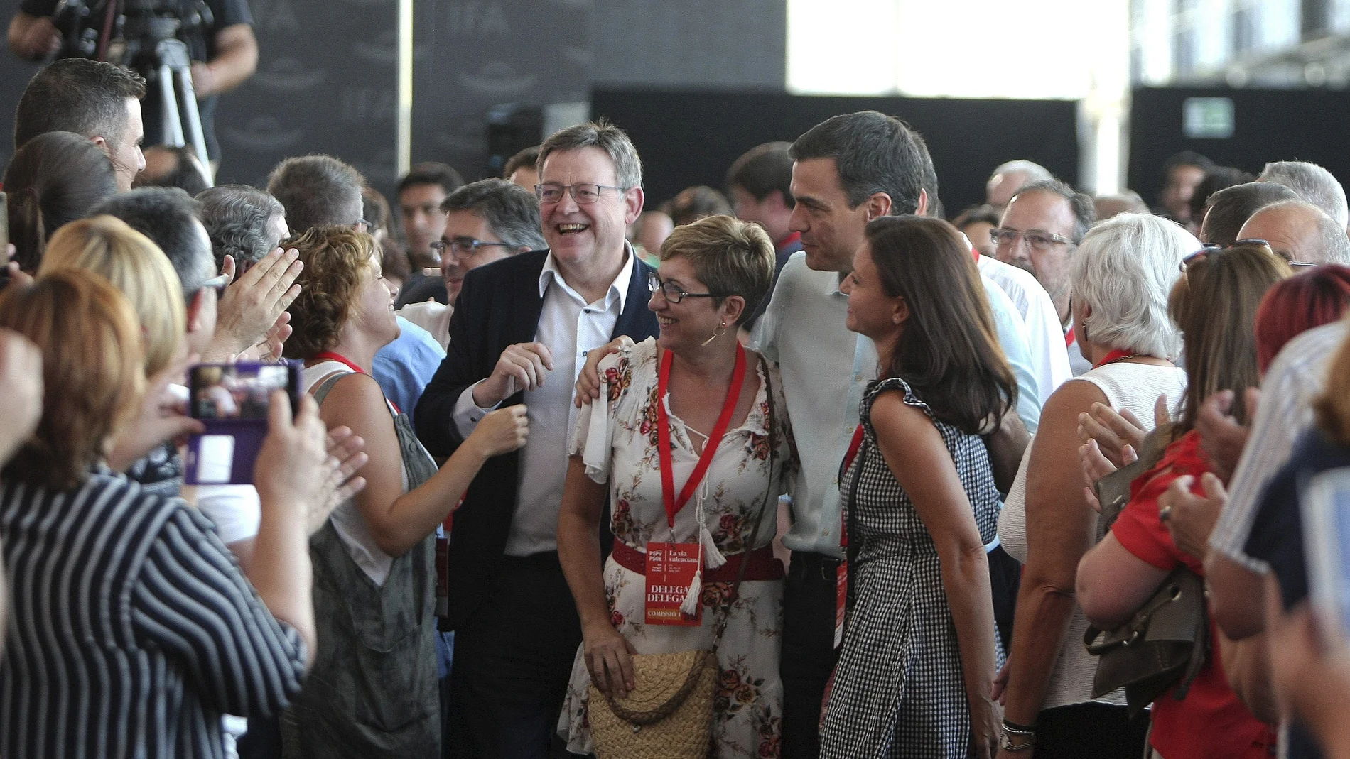 El secretario general del PSOE, Pedro Sánchez, y el líder de los socialistas valencianos, Ximo Puig durante la inauguración del congreso del PSPV-PSOE en Elche El secretario general del PSOE, Pedro Sánchez, y el líder de los socialistas valencianos, Ximo Puig durante la inauguración del congreso del PSPV-PSOE en Elche