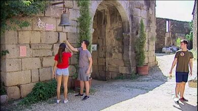 Un pueblo abandonado de Cáceres se llena de vida gracias a un programa educativo de recuperación 