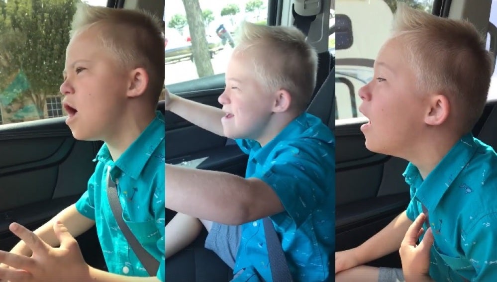 Un niño con síndrome de Down canta 'I Have Nothing' de Whitney Houston