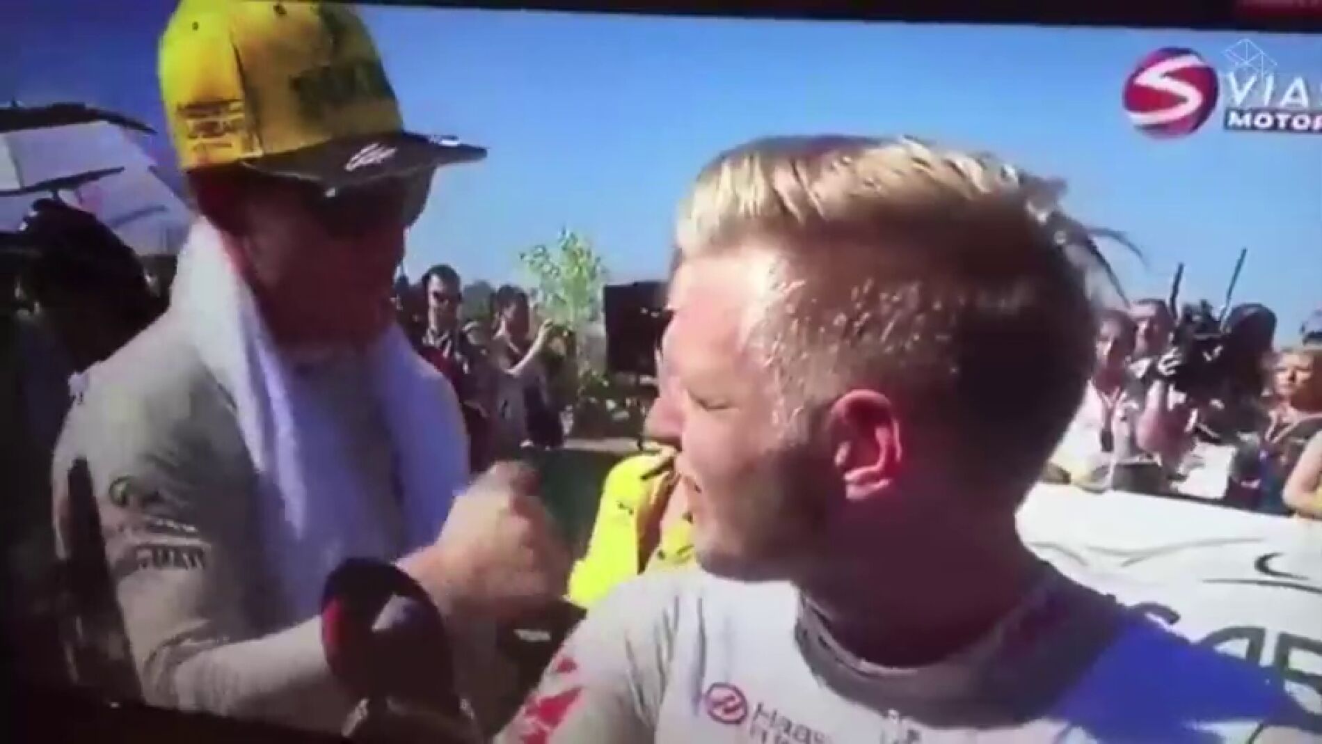Tremenda bronca de Magnussen y Hulkenberg en directo: "Ch&uacute;pame las p..."