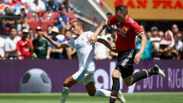 Phil Jones contra el Real Madrid