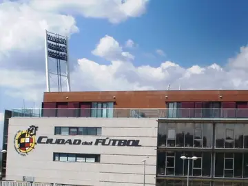 La Ciudad del Fútbol de Las Rozas funcionará como centro de vacunación frente al coronavirus La Ciudad del Fútbol de Las Rozas funcionará como centro de vacunación frente al coronavirus