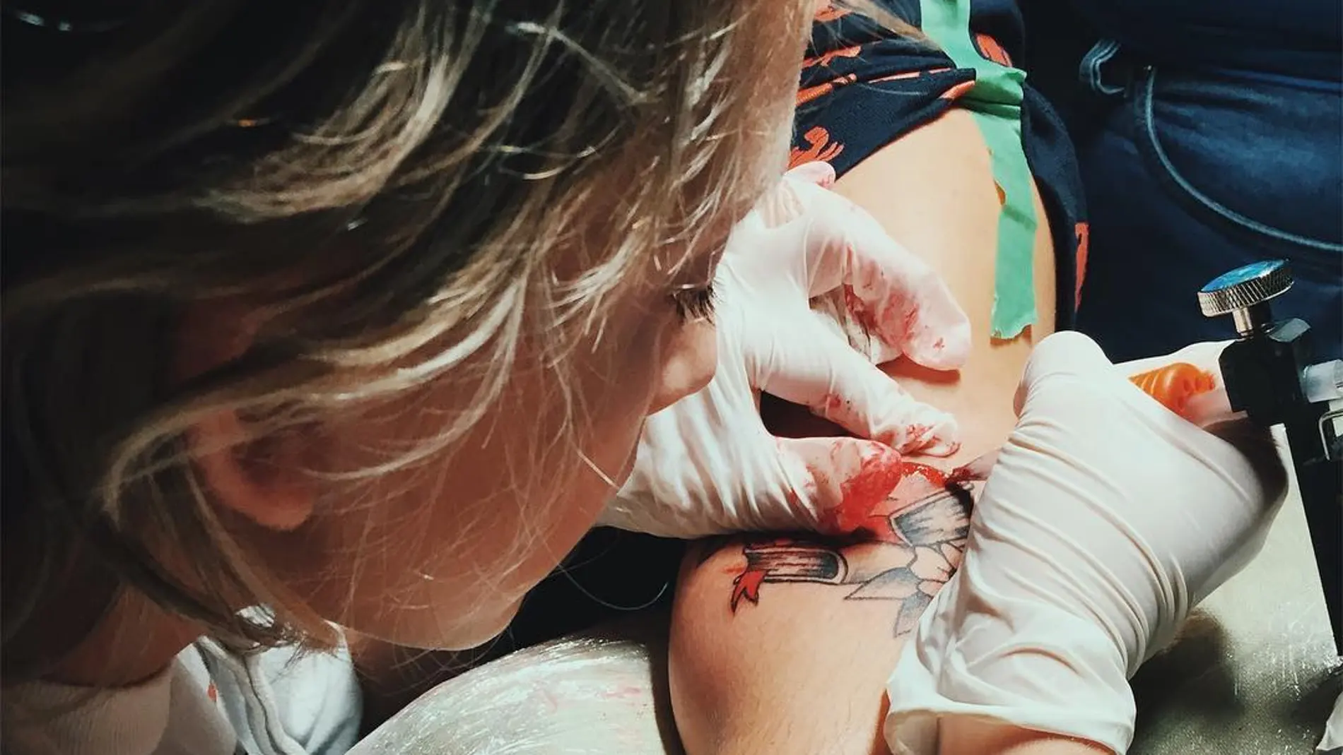 "The Shark" tatuando "The Shark" tatuando