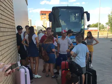 Pasajeros del autobús Madrid-Murcia Pasajeros del autobús Madrid-Murcia
