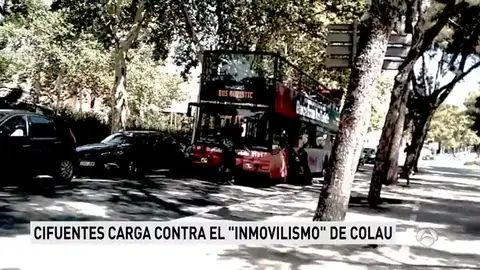 La oposición tacha a Colau de "inmovilista" y exige contundencia ante los actos de turismofobia en Barcelona La oposición tacha a Colau de "inmovilista" y exige contundencia ante los actos de turismofobia en Barcelona
