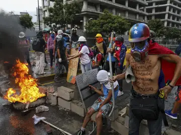Opositores protestan contra la Asamblea Nacional Constituyente en Venezuela Opositores protestan contra la Asamblea Nacional Constituyente en Venezuela