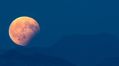 Calendario astronómico del verano: habrá un eclipse total de Luna visible desde España y dos parciales de Sol