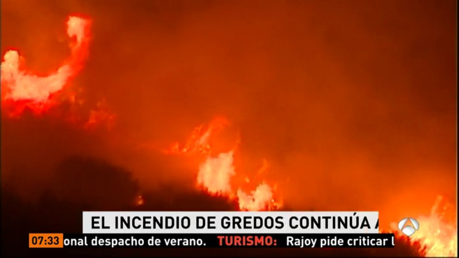 Mejora la situación del incendio de Gredos y no hay riesgo para la población