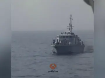 La guardia costera libia intimida con disparos al aire a la ONG Proactiva Open Arms La guardia costera libia intimida con disparos al aire a la ONG Proactiva Open Arms
