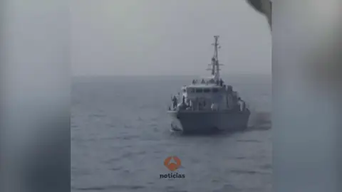 La guardia costera libia intimida con disparos al aire a la ONG Proactiva Open Arms La guardia costera libia intimida con disparos al aire a la ONG Proactiva Open Arms