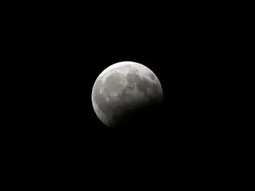 Imagen del eclipse lunar visto desde Irán Imagen del eclipse lunar visto desde Irán