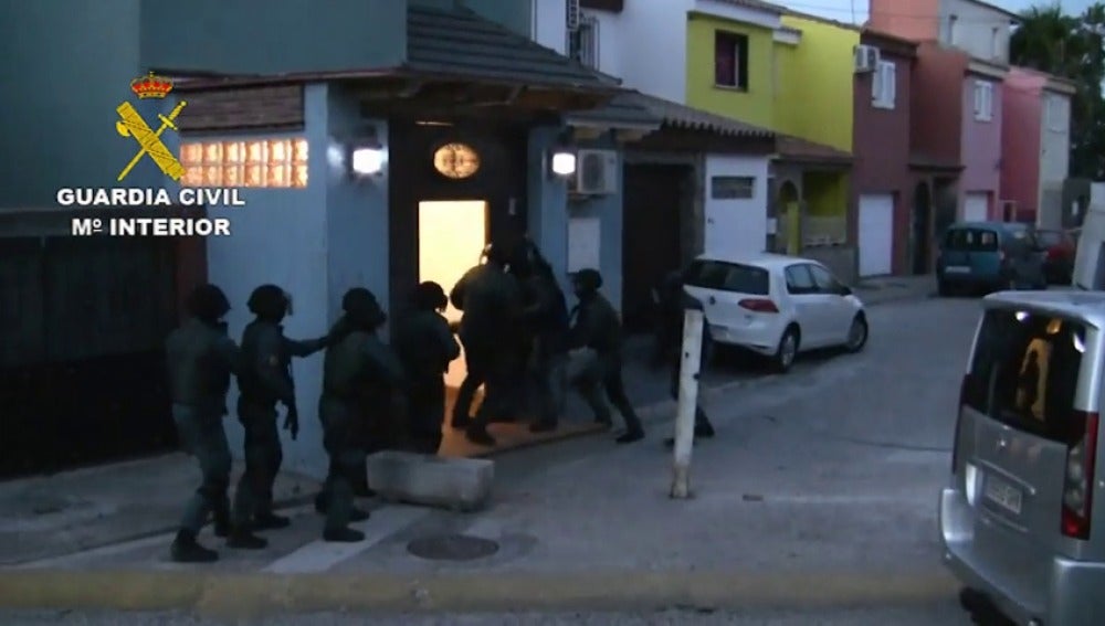 La Guardia Civil detiene a 25 personas que prestaban servicios a organizaciones de narcotraficantes