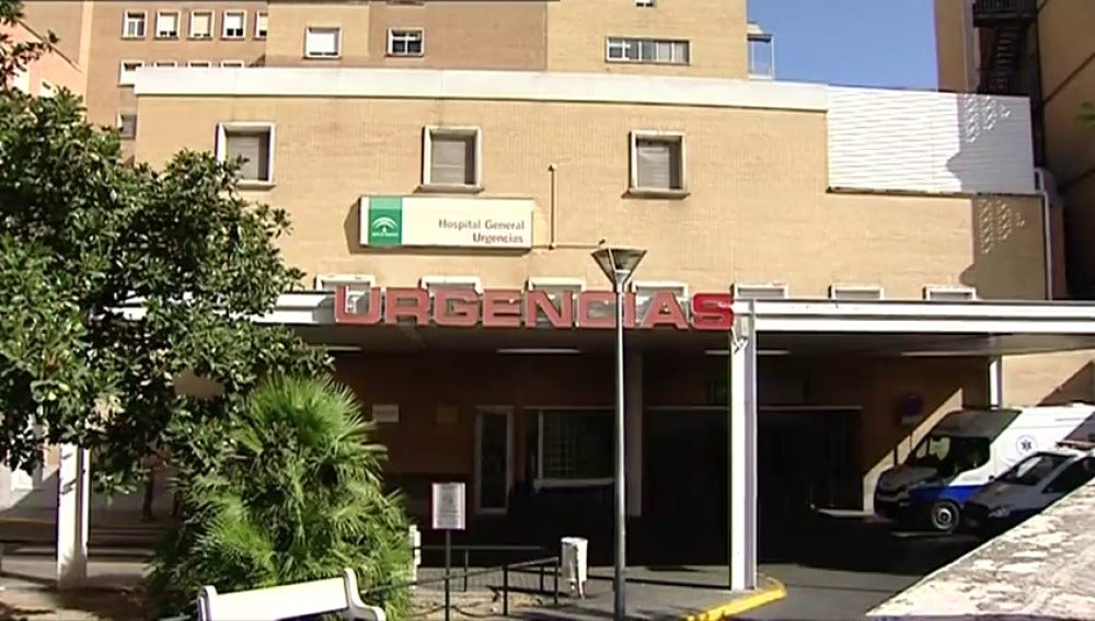 Muere una mujer de 32 años por el incendio en el hotel de Tarifa