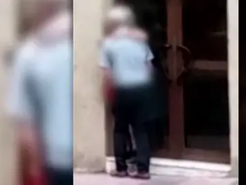 Unos vecinos de Gran Canaria graban a una pareja teniendo sexo a plena luz del día en la calle Unos vecinos de Gran Canaria graban a una pareja teniendo sexo a plena luz del día en la calle