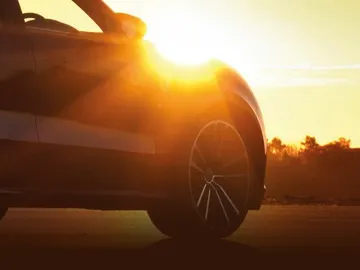 Coche aparcado al sol Coche aparcado al sol