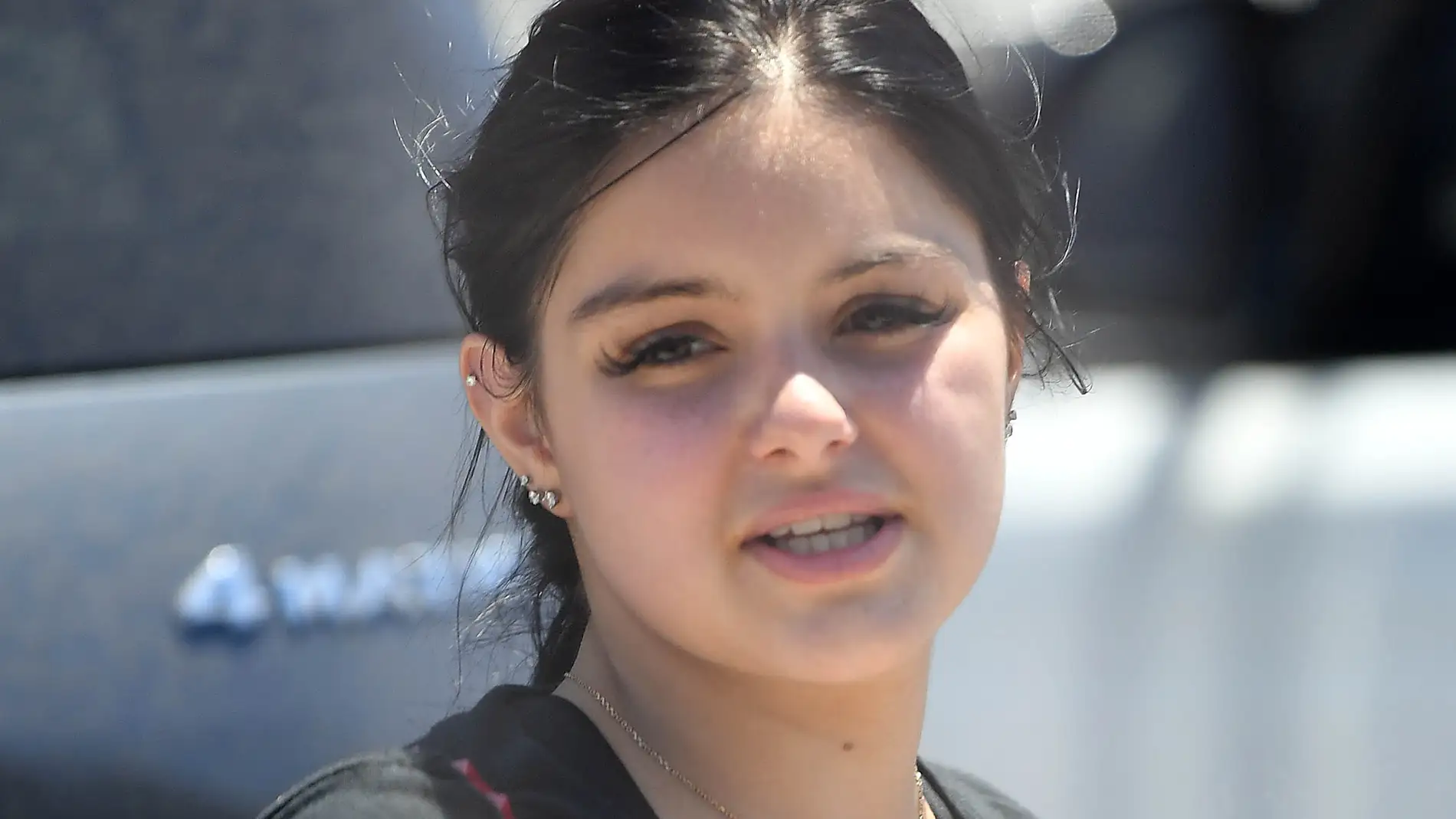 Ariel Winter, sin maquillaje pero fiel a sus pestañas postizas