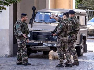 Militares en París Militares en París