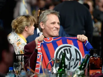 Viggo Mortensen mostrando su afición al equipo de San Lorenzo Viggo Mortensen mostrando su afición al equipo de San Lorenzo