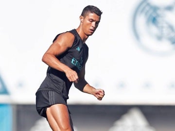 Cristiano Ronaldo se ejercita en Valdebebas