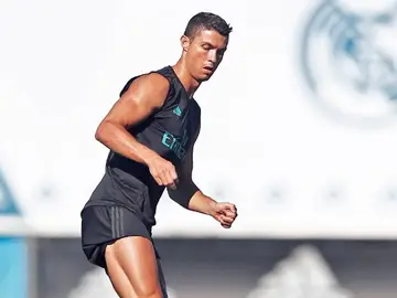 Cristiano Ronaldo se ejercita en Valdebebas Cristiano Ronaldo se ejercita en Valdebebas