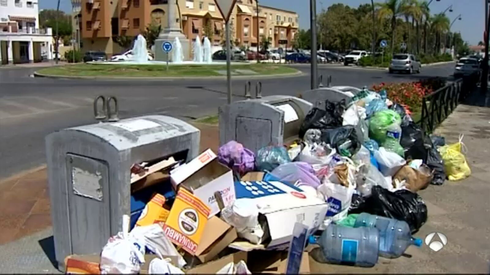 Quejas entre los vecinos de Rota cuando ya llevan sufriendo cuatro días de huelga de basureros 