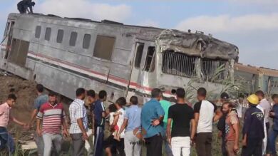 Al menos 36 muertos y 123 heridos tras un choque frontal entre dos trenes en la ciudad egipcia de Alejandría 