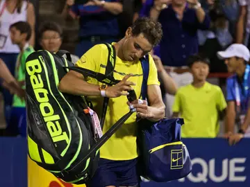 Nadal, cabizbajo tras perder ante Shapovalov en Montreal Nadal, cabizbajo tras perder ante Shapovalov en Montreal