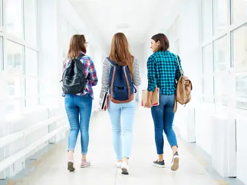 Jóvenes estudiantes Jóvenes estudiantes