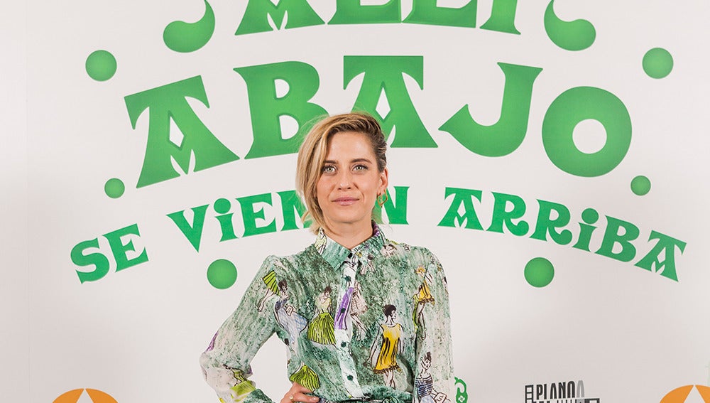 María León luce un look radiante