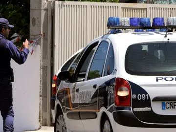 Un coche de la Policía Nacional en una imagen de archivo Un coche de la Policía Nacional en una imagen de archivo