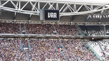 El estadio de la Juventus, con la presencia del VAR
