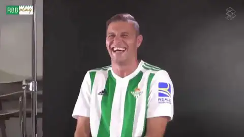 Desternillante Joaquín: ahora se atreve con el inglés... ¡y hasta con el chino! Desternillante Joaquín: ahora se atreve con el inglés... ¡y hasta con el chino!