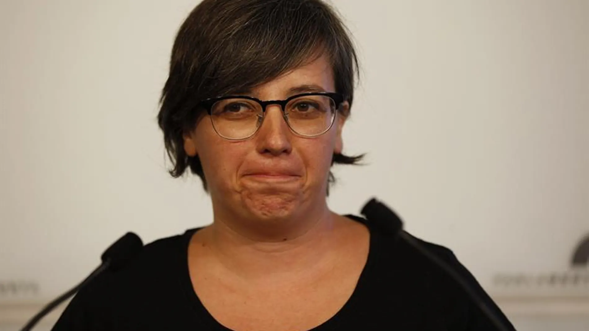 La presidenta del grupo parlamentario de la CUP, Mireia Boya, durante la rueda de prensa La presidenta del grupo parlamentario de la CUP, Mireia Boya, durante la rueda de prensa