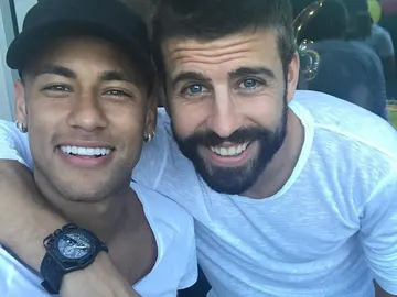 Neymar y Piqué en el reencuentro Neymar y Piqué en el reencuentro