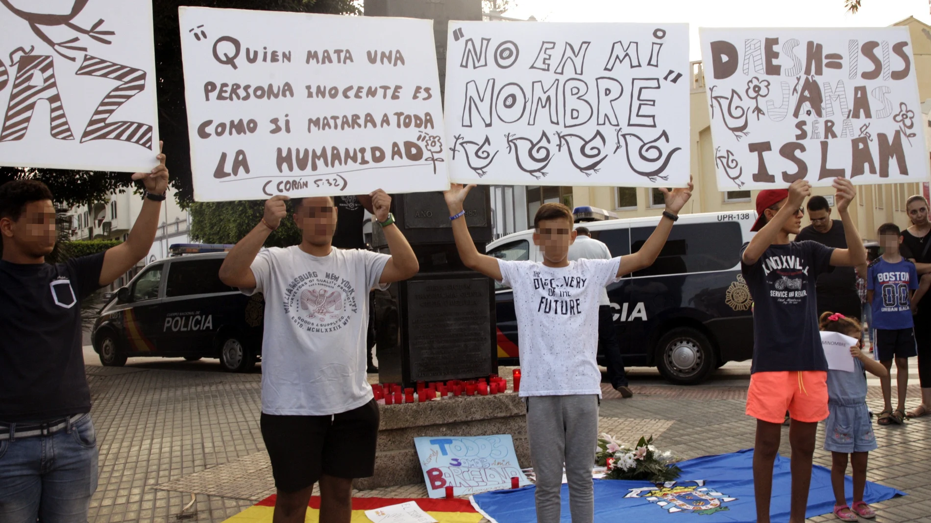 Los musulmanes de Melilla piden que no se les identifique con el terrorismo Los musulmanes de Melilla piden que no se les identifique con el terrorismo