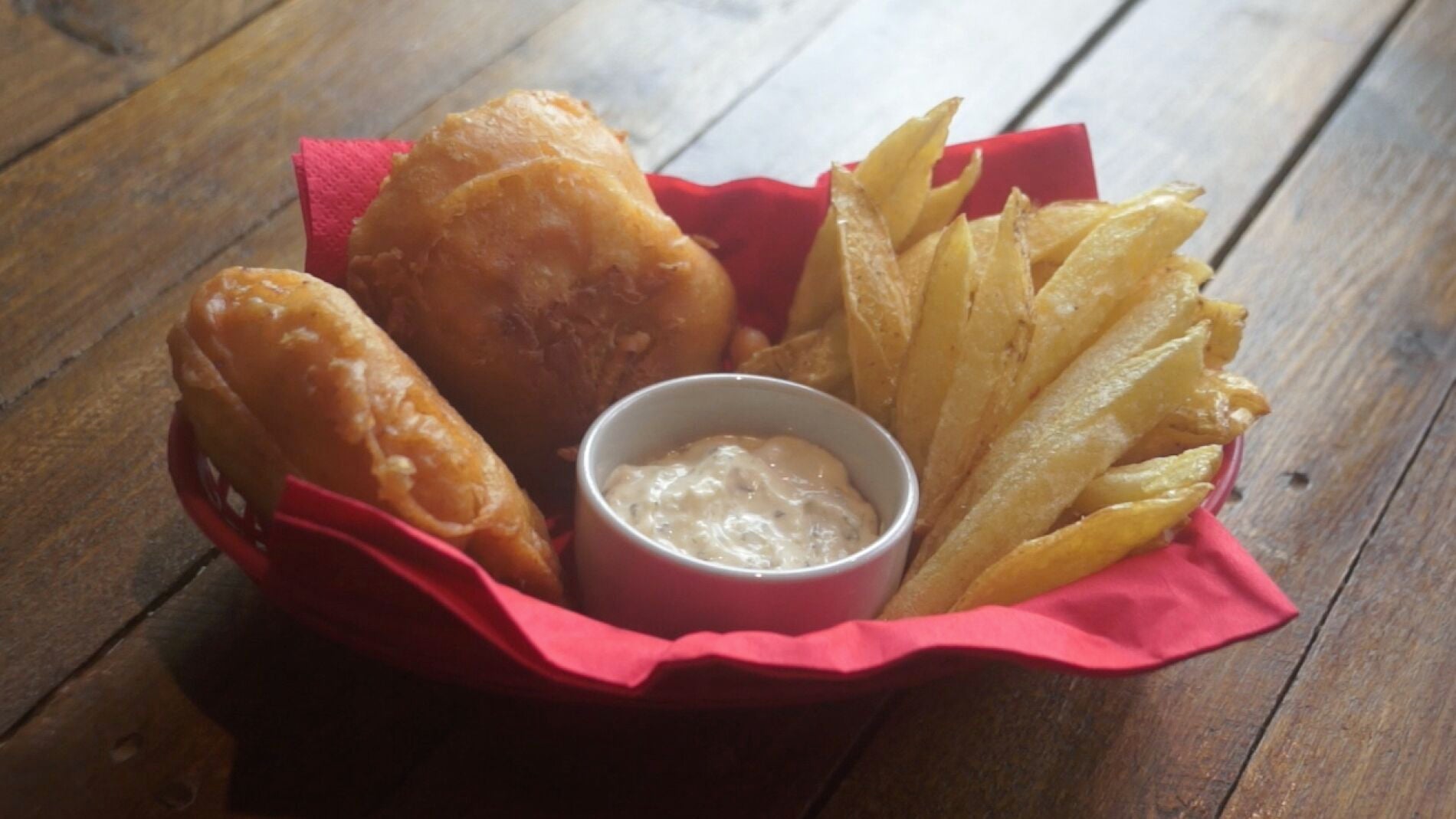 Así luce el fish and chips de Yumland.