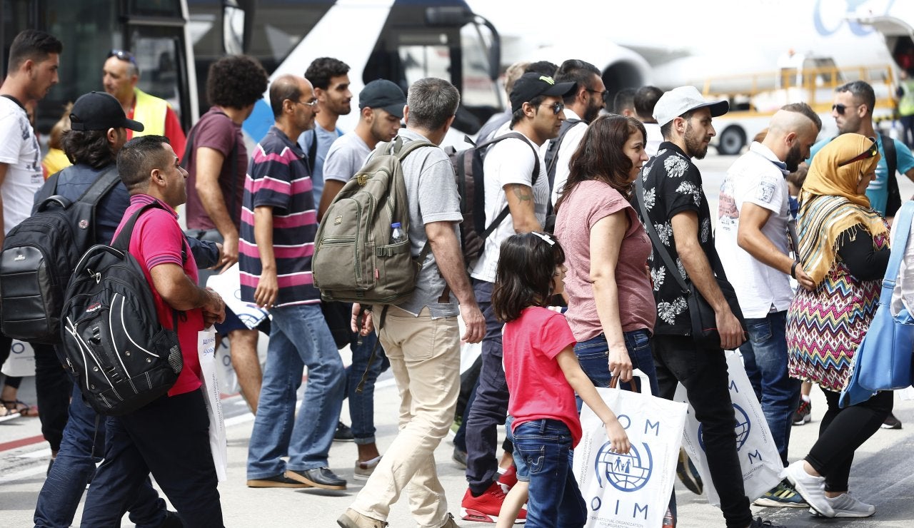 Llegada al aeropuerto Adolfo Suárez Madrid-Barajas de un total de 164 refugiados procedentes de Grecia