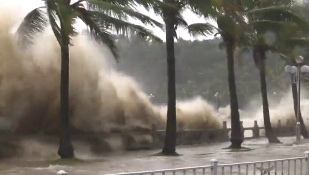 Tifón Hato deja tres muertos en Macao y numerosas inundaciones en Hong Kong